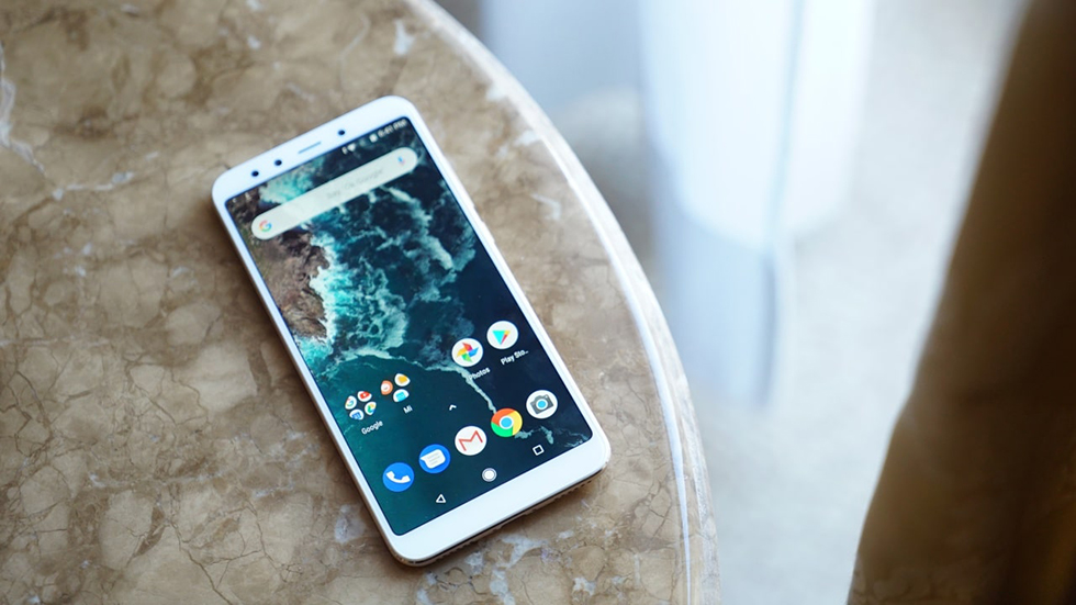 Старые смартфоны Xiaomi продолжили разряжаться после обновления