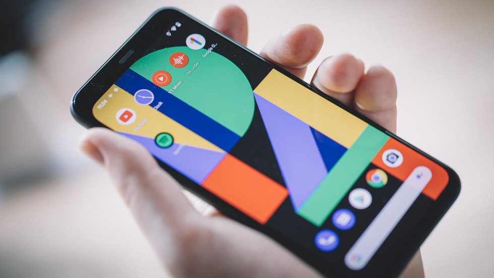 Смартфон с OLED-дисплеем